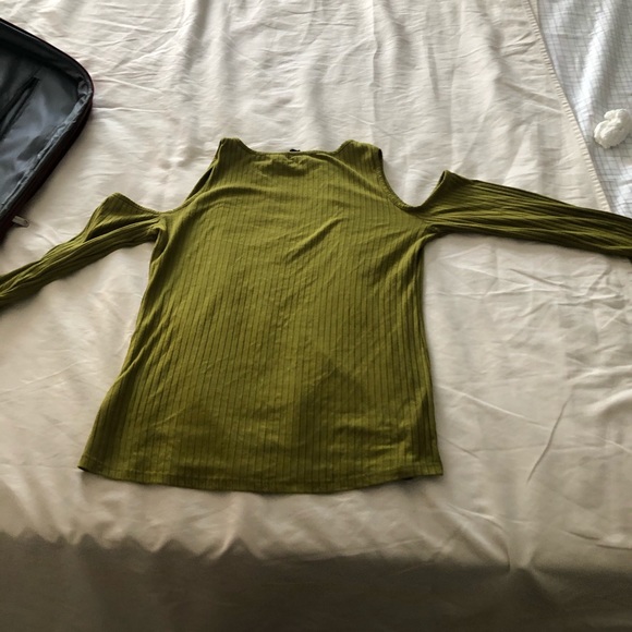 Clothes - Picture 13 of 16